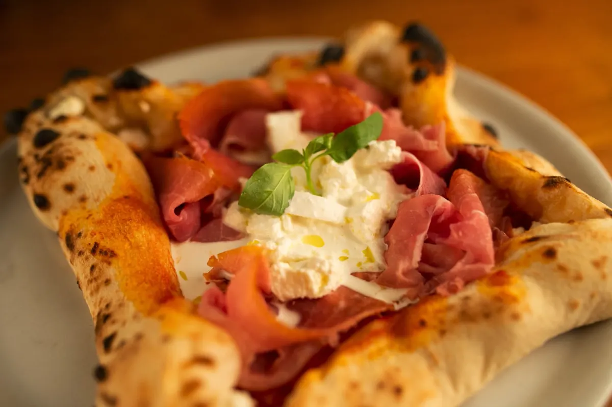 Pizza Cotto e Burrata